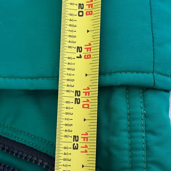 This is a two piece snowsuit by Spinnerin, green, size 50, whatever that means. - Picture 15 of 16